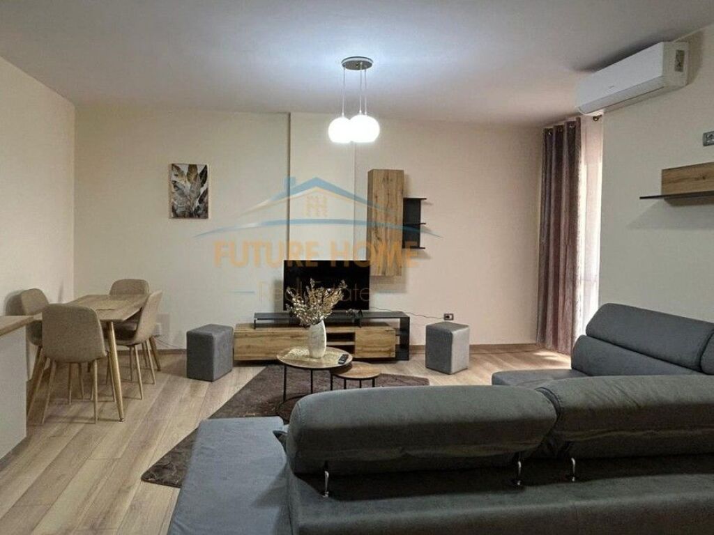 Affitto, Appartamento 1+1, Via Kavajes, Tirana.