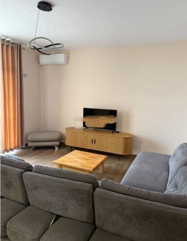 AFFITTASI APPARTAMENTO 2+1 VICINO ALLA SCUOLA UNITA!