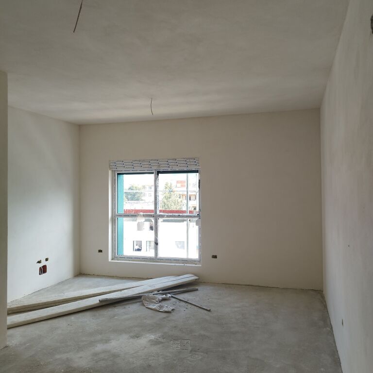 Shitet 1+1 – Kompleksi Kadiu, Ali Demi