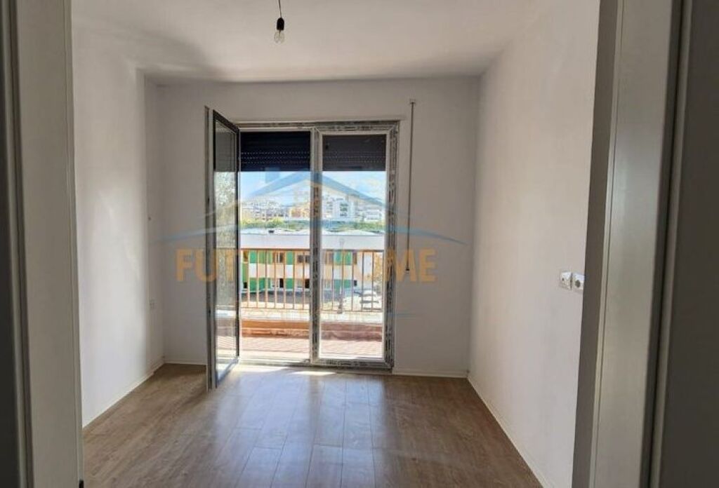 Qera,Zyre,Pazari i Ri