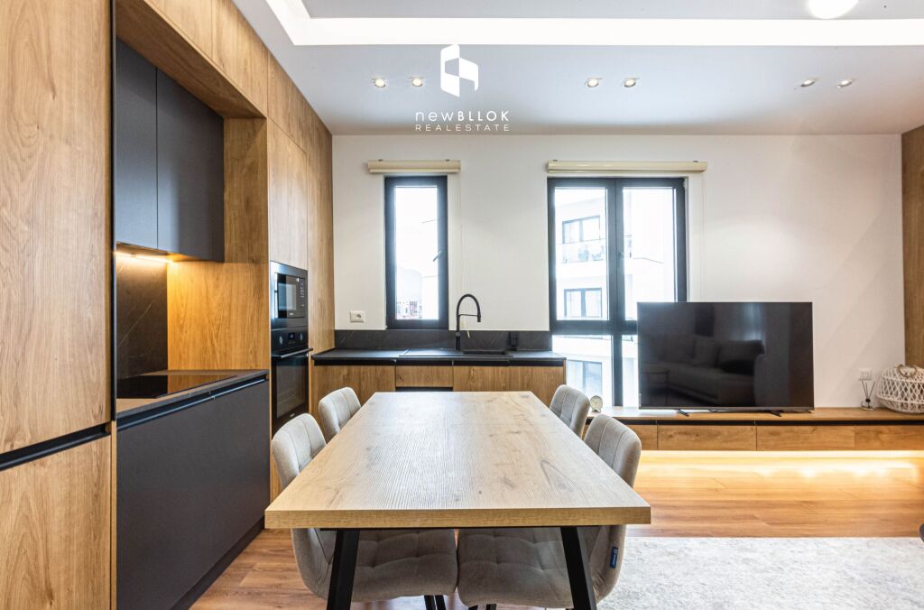 Appartamento Premium 1+1 + Posto Auto e Amministrazione Inclusi 🔑 📍 Posizione: Complesso Arlis, Via di Dibra (Farmacia 10) 💰 Prezzo: 750 Euro/mese (Include Posto Auto e Spese Condominiali)