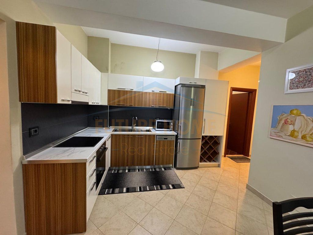 Qera, Apartament 2+1+2, Rruga e Thesarit, Fresk