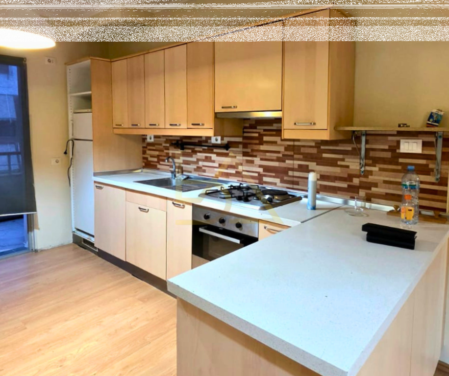 Shitet Apartament – Tiranë, Astir