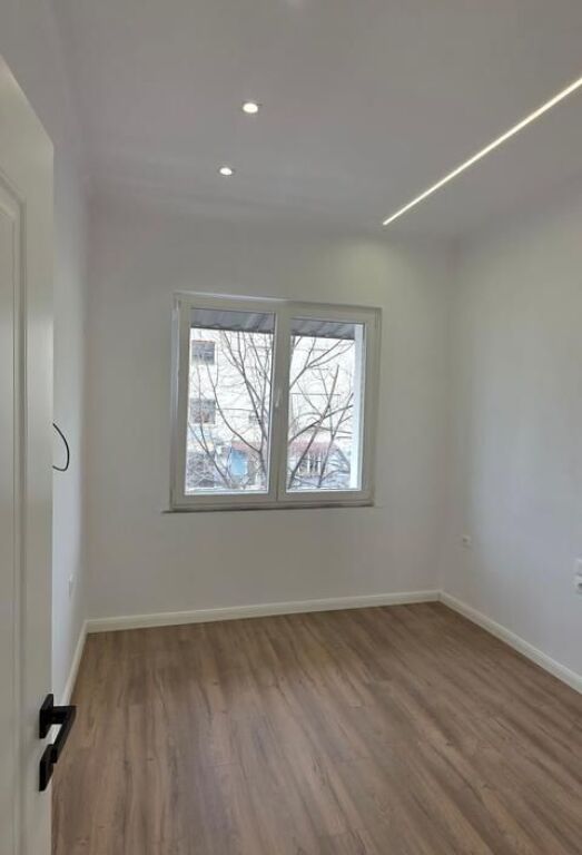 Shitet Apartament 2+1 tek Rruga Bardhyl