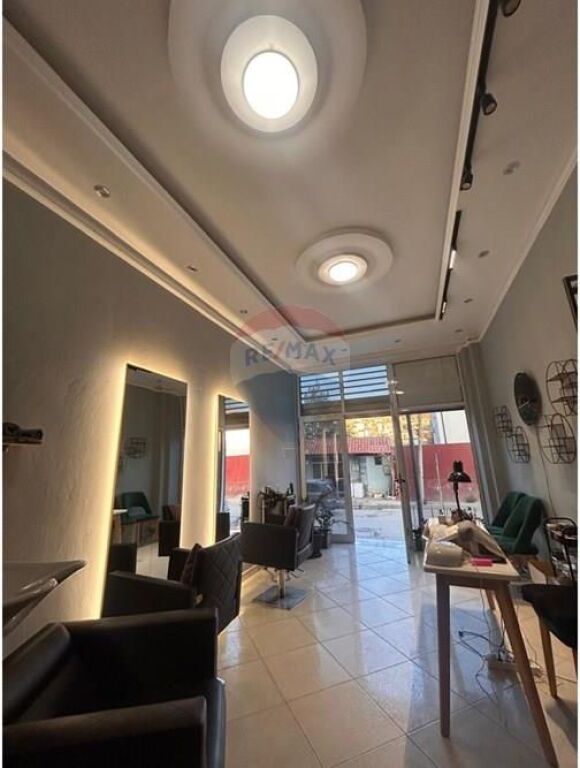 🏢 Dyqan për Shitje – Pranë Spitalit, Rruga Ali Demi, Vlorë