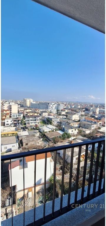 Jepet me qira apartament 3+1 në Durrës – pranë Lulishtes së Stacionit të Trenit