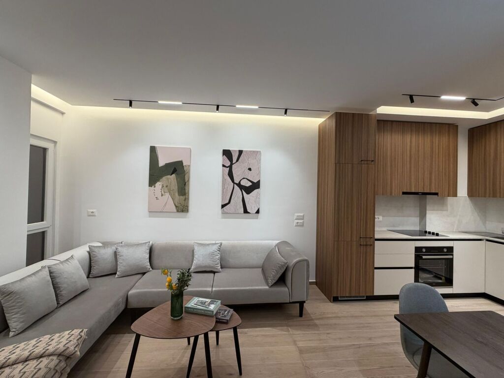 Affittasi appartamento moderno 1+1 a Zogu I Zi di fronte a Ring Center