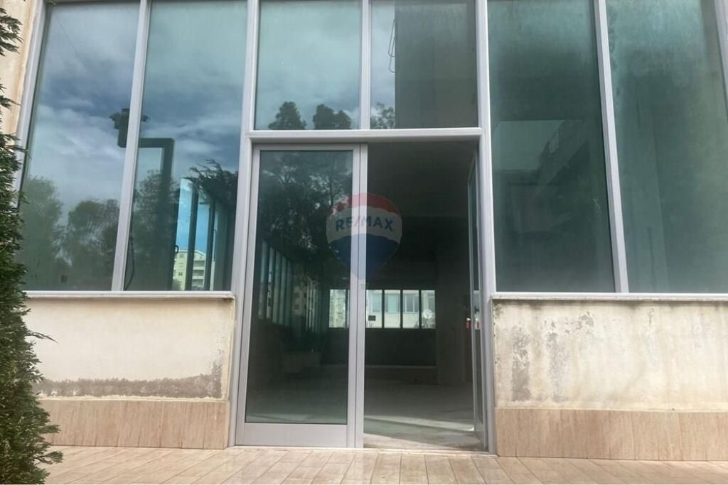 🏢 AMBIENTE COMMERCIALE IN VENDITA – ALBANO &amp; ROMINA, VLORË