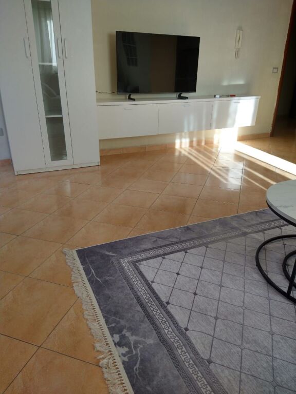 Jepet me Qera Apartament 2+1 tek Kazazi Durres