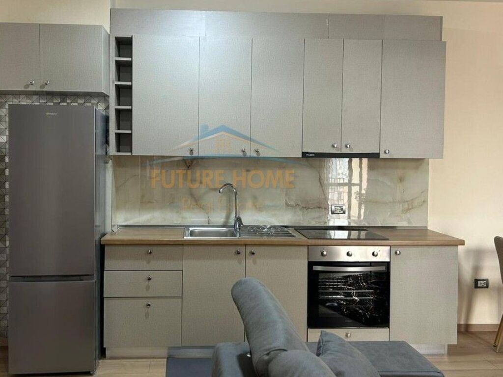 Affitto, Appartamento 1+1, Via Kavajes, Tirana.