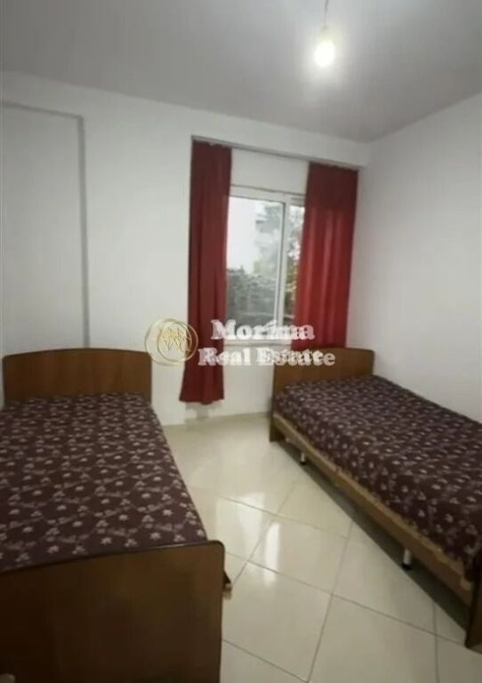 Qera | Shtëpi private 1 + 1 , Qytet Studenti , 300 €/muaj