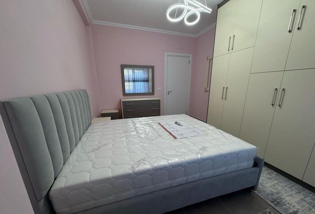 Super Appartamento 2+1+2, vicino alla Stazione dei Treni, all'inizio del Nuovo Viale!