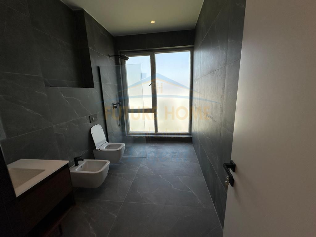 Shitet vile, Vilat Forest, Liqeni i Thate Tirane