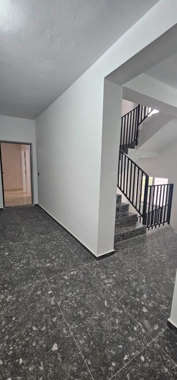 🏡 APARTAMENT 2+1 ME QIRA – SKELE, VLORË