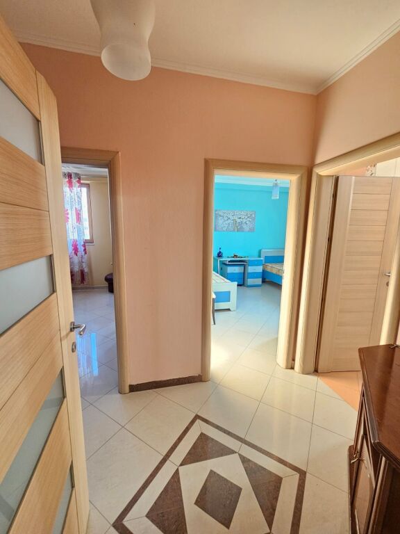 JEPET ME QERA  APARTAMENT 2+1+2 + DEPO  PRANE ISH URT