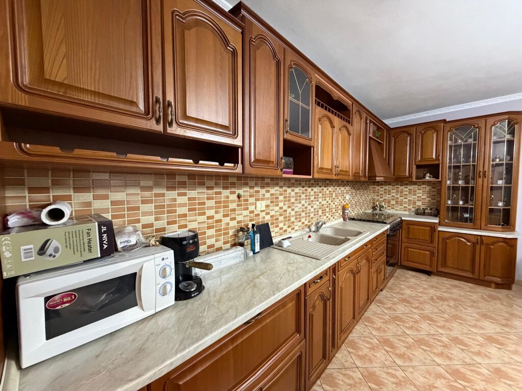 🏢Don Bosko, near the “Qazim Turdiu” School, a 1+1 furnished apartment is for rent. 50,000 Leke    