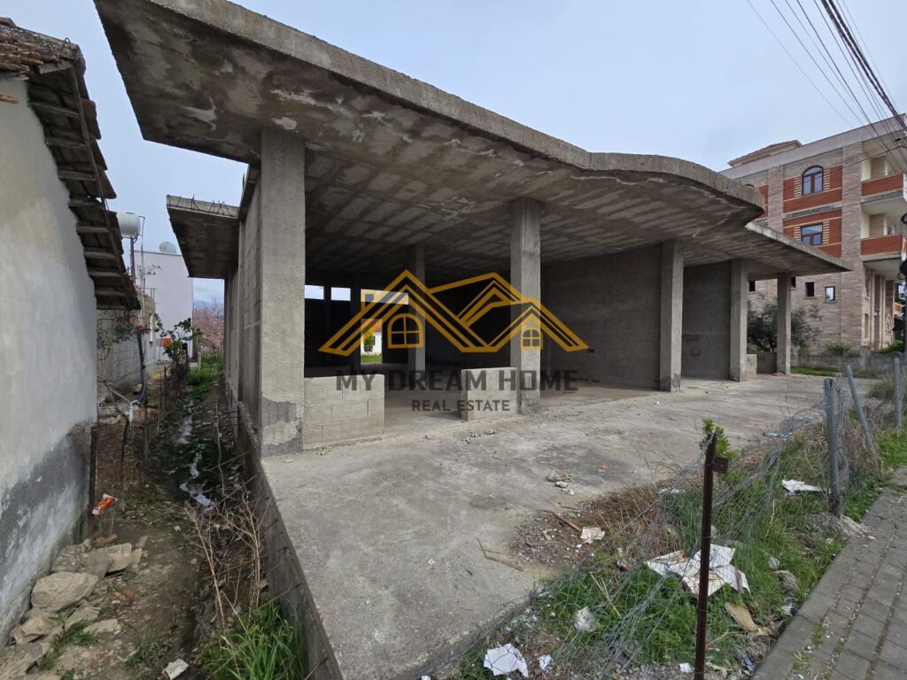 Shitet Objekti tek Ish Keneta Durres!