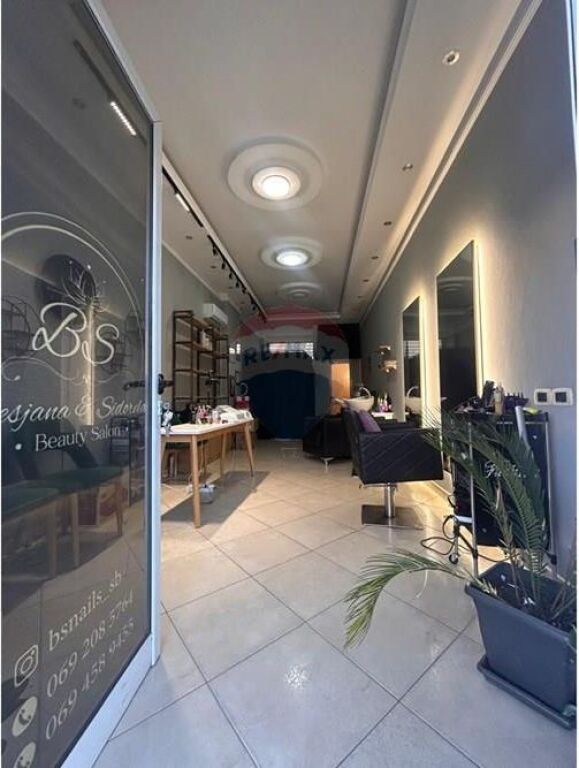 🏢 Dyqan për Shitje – Pranë Spitalit, Rruga Ali Demi, Vlorë