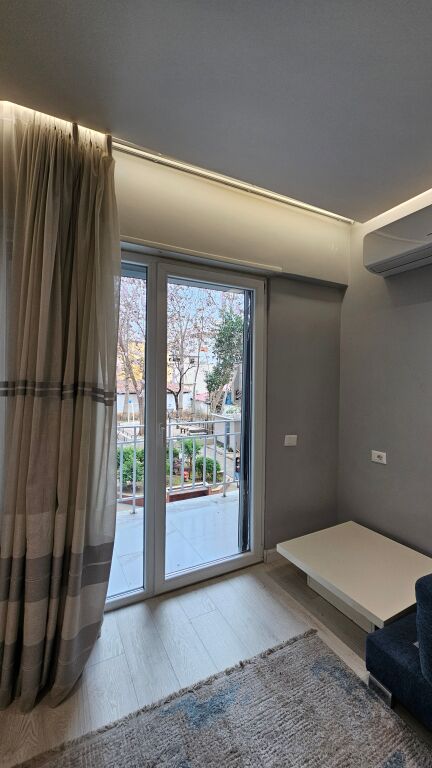 Apartament 2+1 me qira – Rruga e Barrikadave