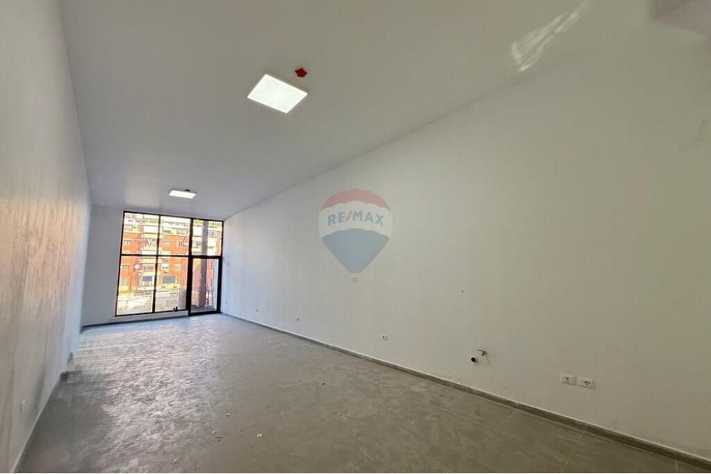 Zyrë - Për Qira - Rruga e Kavajës, Tiranë