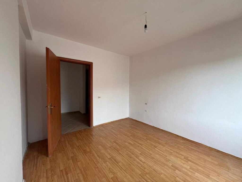 Apartament 1+1 per shitje ne Fresk !