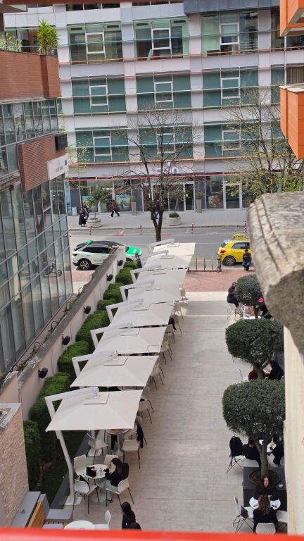 Di fronte a COIN_APPARTAMENTO 2+1+2+POSTO AUTO IN AFFITTO