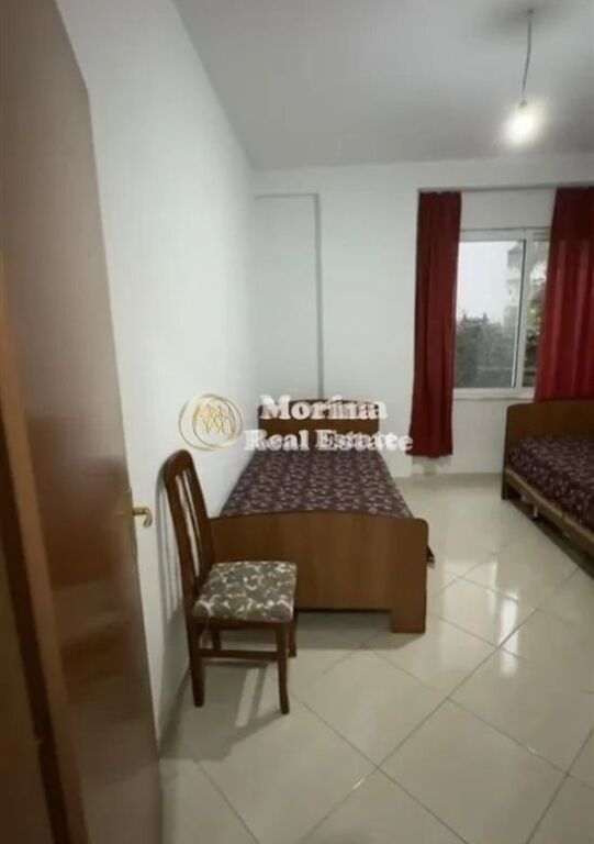 Qera | Shtëpi private 1 + 1 , Qytet Studenti , 300 €/muaj