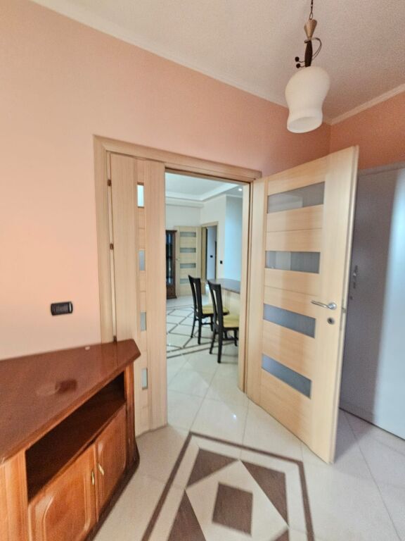 JEPET ME QERA  APARTAMENT 2+1+2 + DEPO  PRANE ISH URT