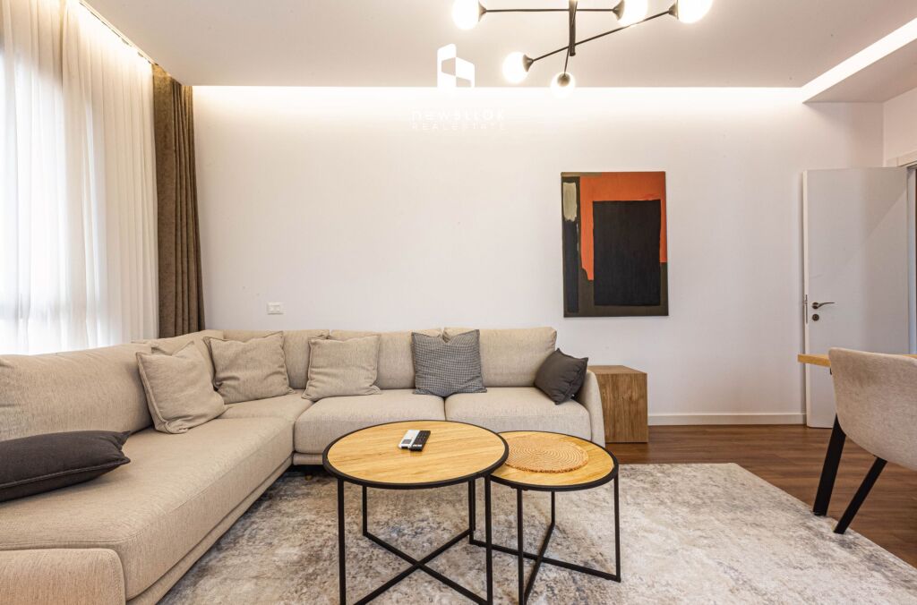 Appartamento Premium 1+1 + Posto Auto e Amministrazione Inclusi 🔑 📍 Posizione: Complesso Arlis, Via di Dibra (Farmacia 10) 💰 Prezzo: 750 Euro/mese (Include Posto Auto e Spese Condominiali)