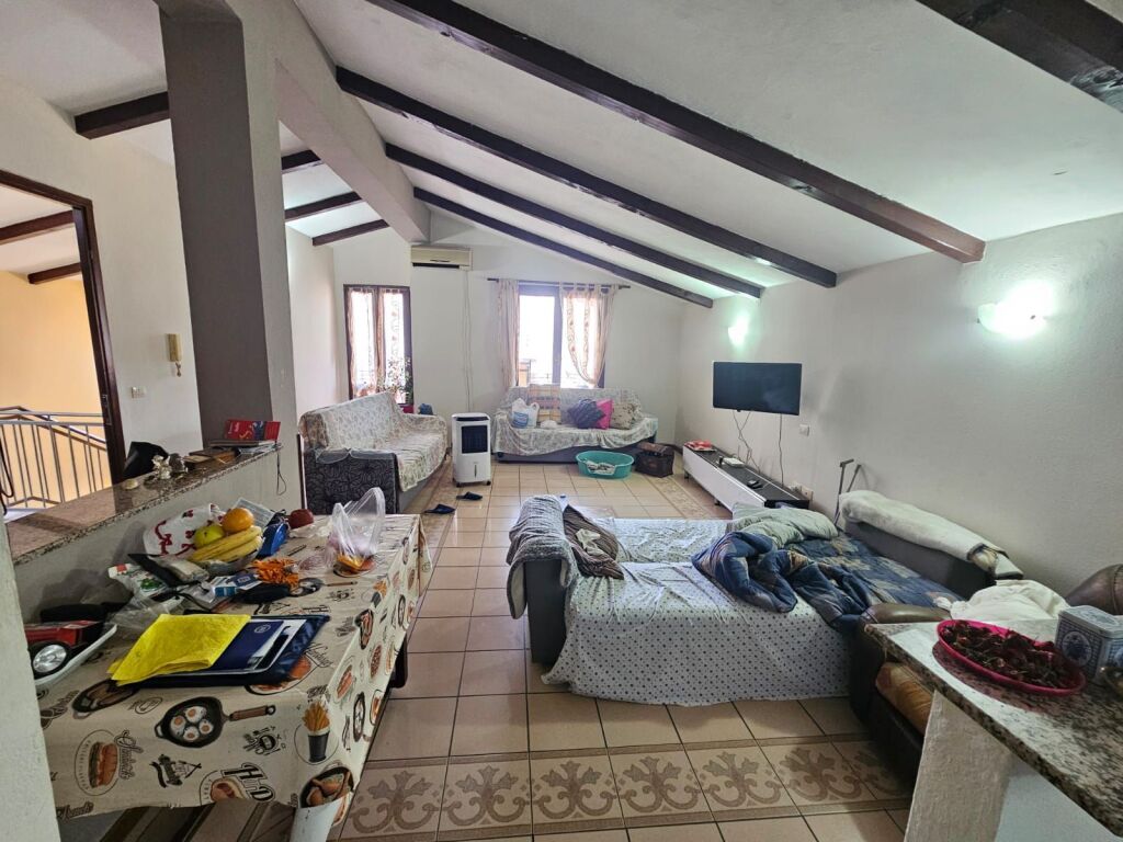 SHITET APARTAMENT 3+1 PRANE KAZAZIT NE DURRES