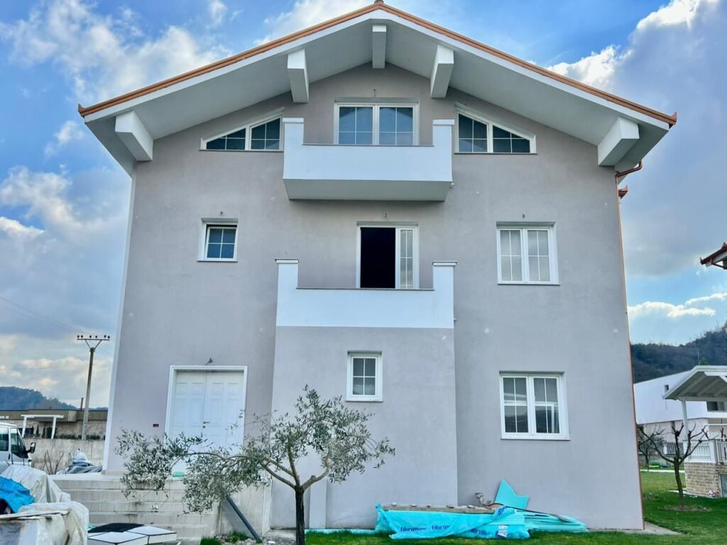 OKAZION ,VILE 3 KATESHE INDIVIDUALE ne Shitje