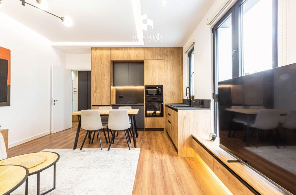 Appartamento Premium 1+1 + Posto Auto e Amministrazione Inclusi 🔑 📍 Posizione: Complesso Arlis, Via di Dibra (Farmacia 10) 💰 Prezzo: 750 Euro/mese (Include Posto Auto e Spese Condominiali)