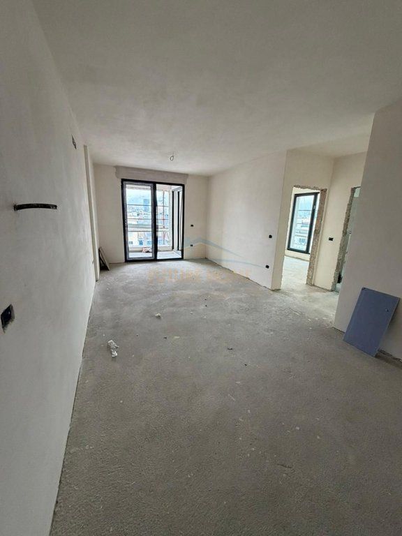 Appartamento 2+1+2 in vendita – Residenza White Tower, COMUNE DI PARISTI