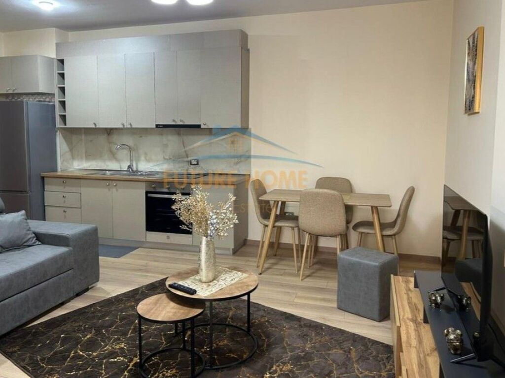 Affitto, Appartamento 1+1, Via Kavajes, Tirana.