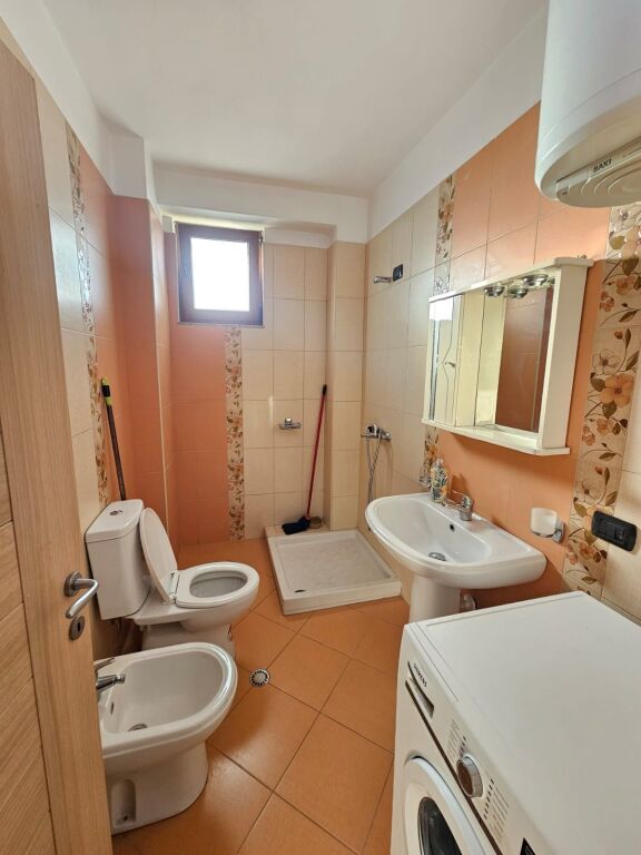 JEPET ME QERA  APARTAMENT 2+1+2 + DEPO  PRANE ISH URT