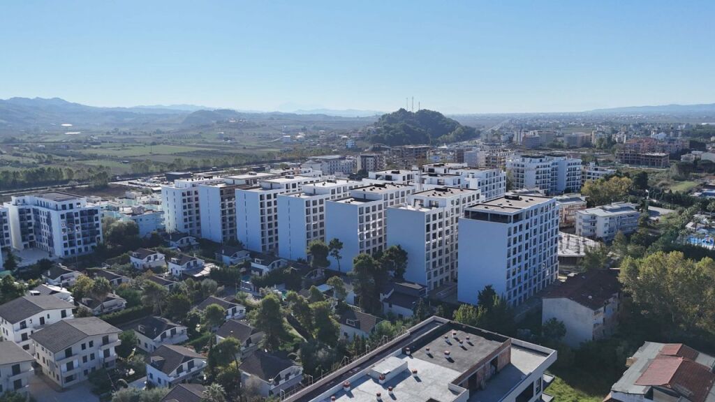 Shitet Apartament 1+1 , Golem