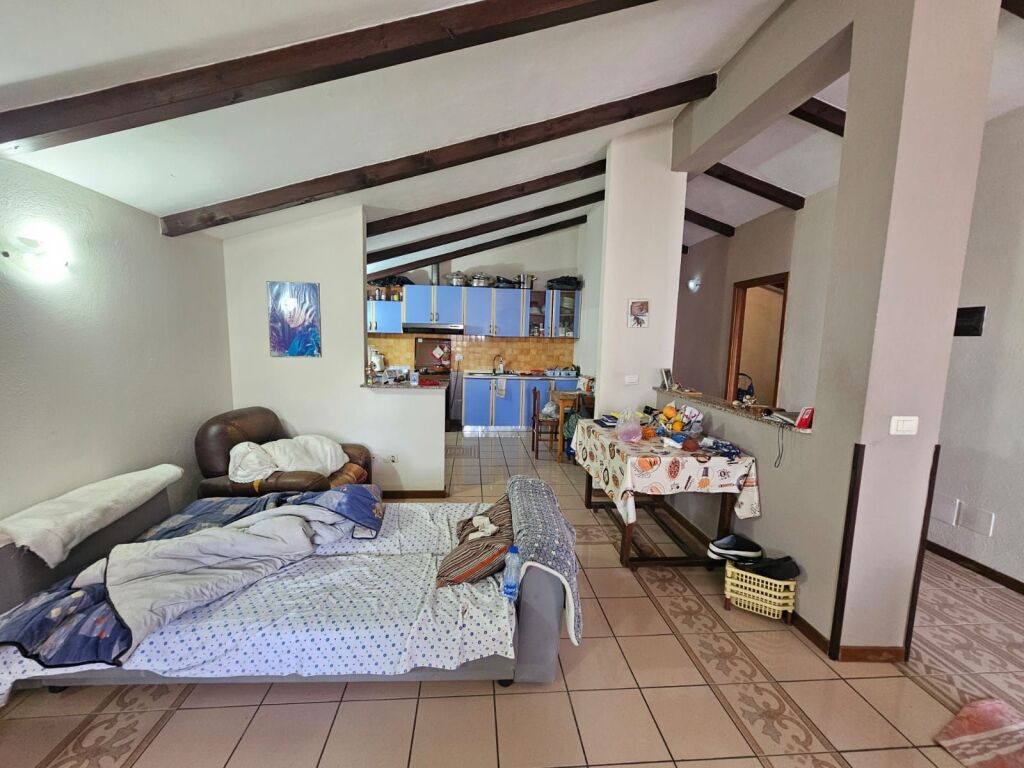 SHITET APARTAMENT 3+1 PRANE KAZAZIT NE DURRES