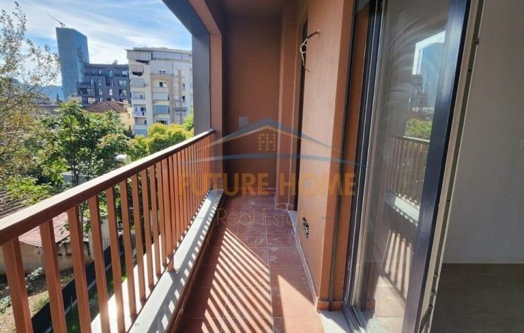 Qera,Zyre,Pazari i Ri