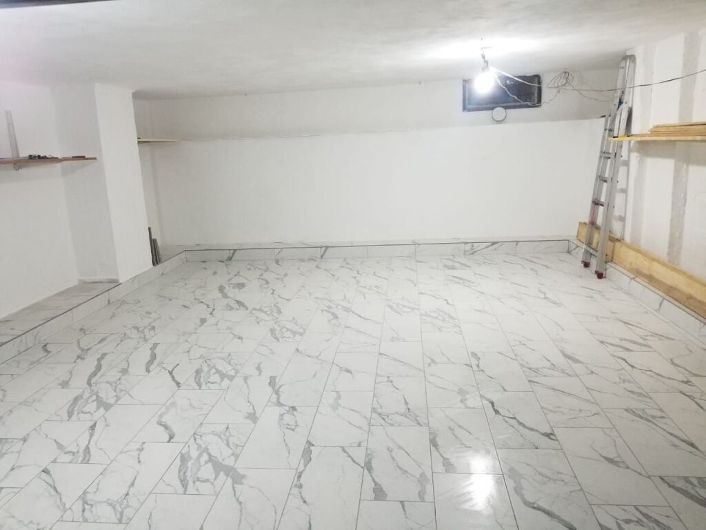 GARAZH PER QERA PRANE FRUTA PERIMEVE