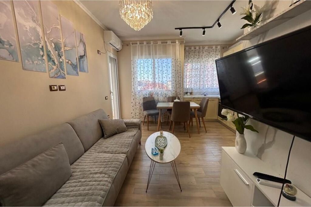 🏡 APPARTAMENTO 2+1 IN AFFITTO – VLORË