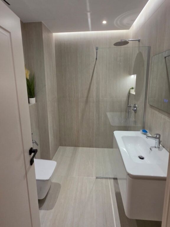 Locale premium in affitto – Coin / RTSH !