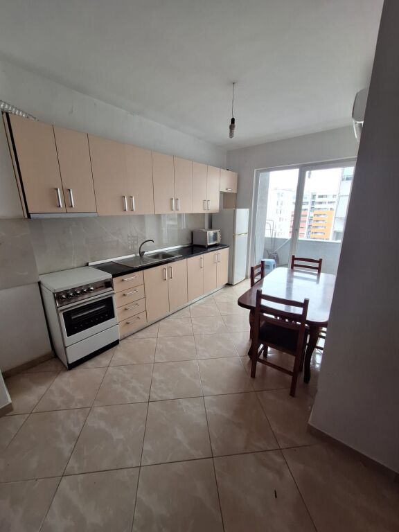 Appartamento in affitto 1+1 ad Astir, vicino al Bar Artisti