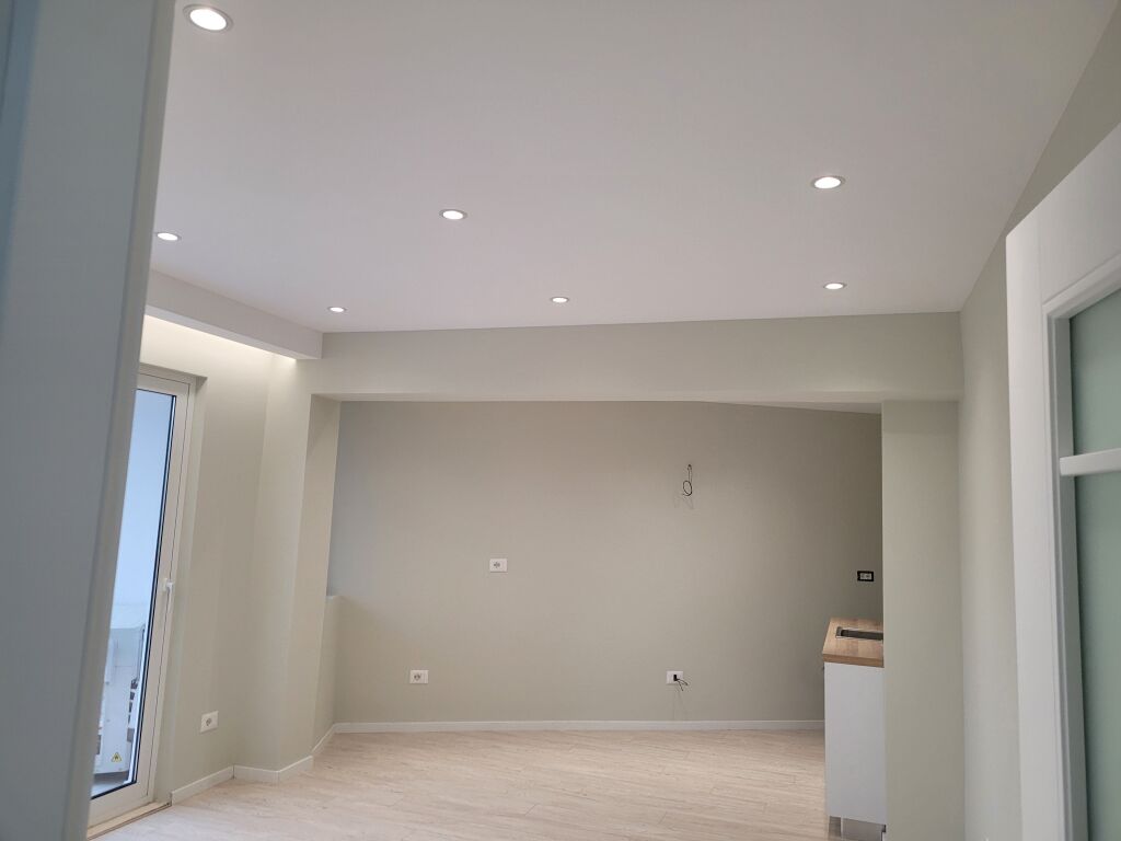 APPARTAMENTO /UFFICIO o residenza 3 più 1 più 3 in Piazza Skenderbej