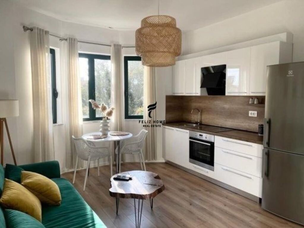 APARTAMENT ME QERA 1+1 STACIONI I TRENIT 50.000 LEKE FH-67107