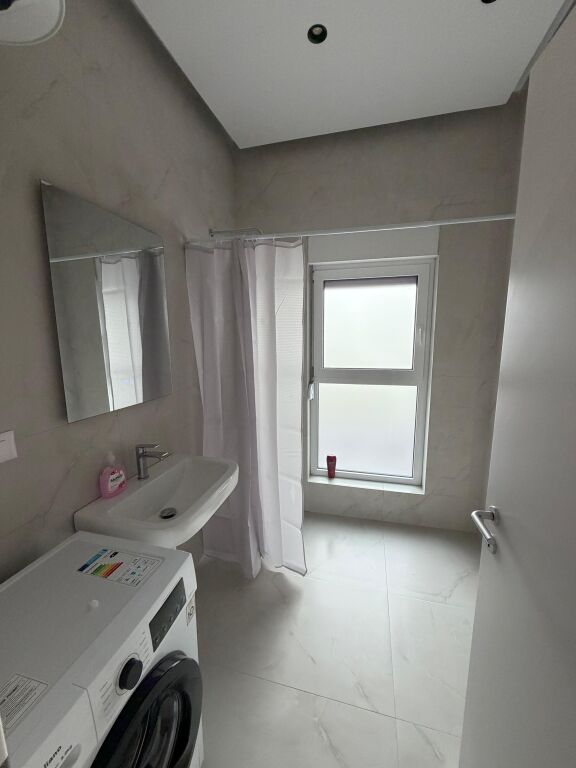 1+1 in affitto – Complesso Kadiu, Ali Demi