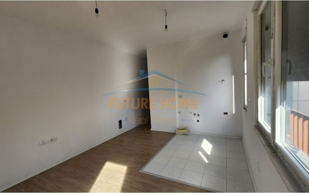 Qera,Zyre,Pazari i Ri