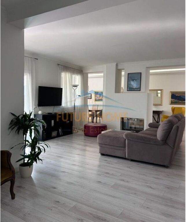 Shitet, Apartament 2+1+2+Verandë , Bllok