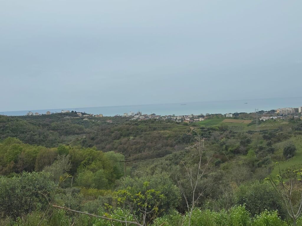 Shitet Tokë  Shtëpi me Pamje nga Deti tek Pema e Jetës – Shkallnur