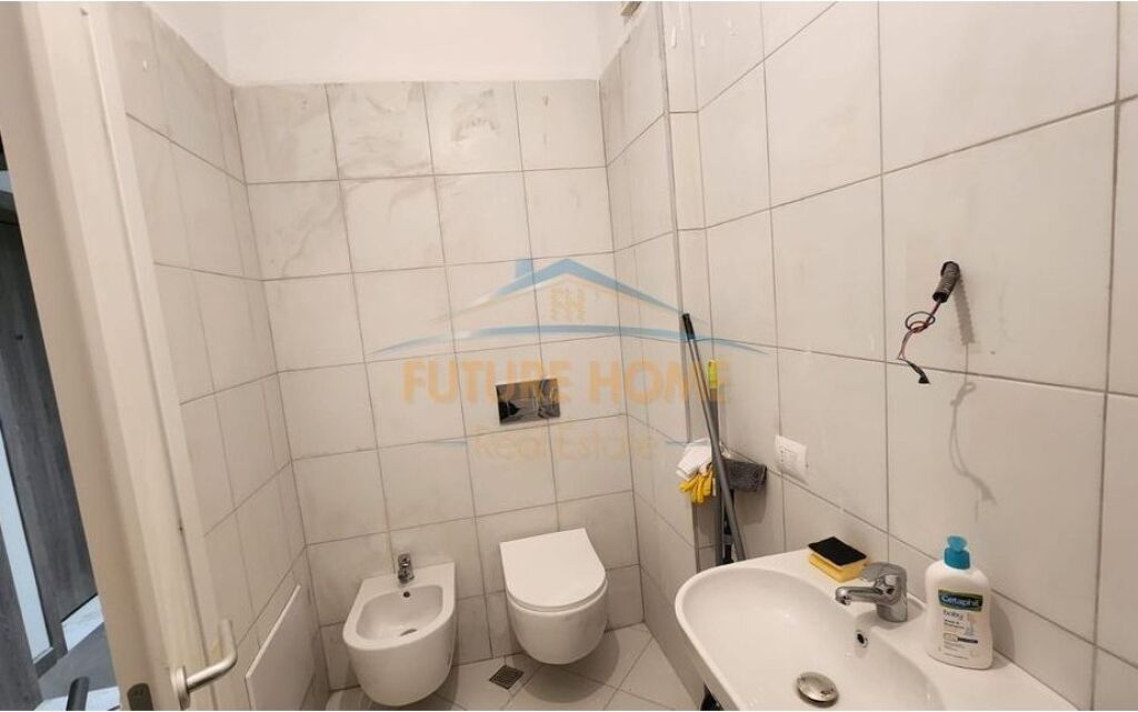 Qera,Zyre,Pazari i Ri