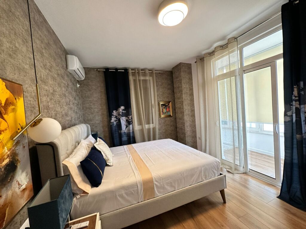 Appartamento 1+1+2Blk In Affitto Vicino al Mozaik di Tirana